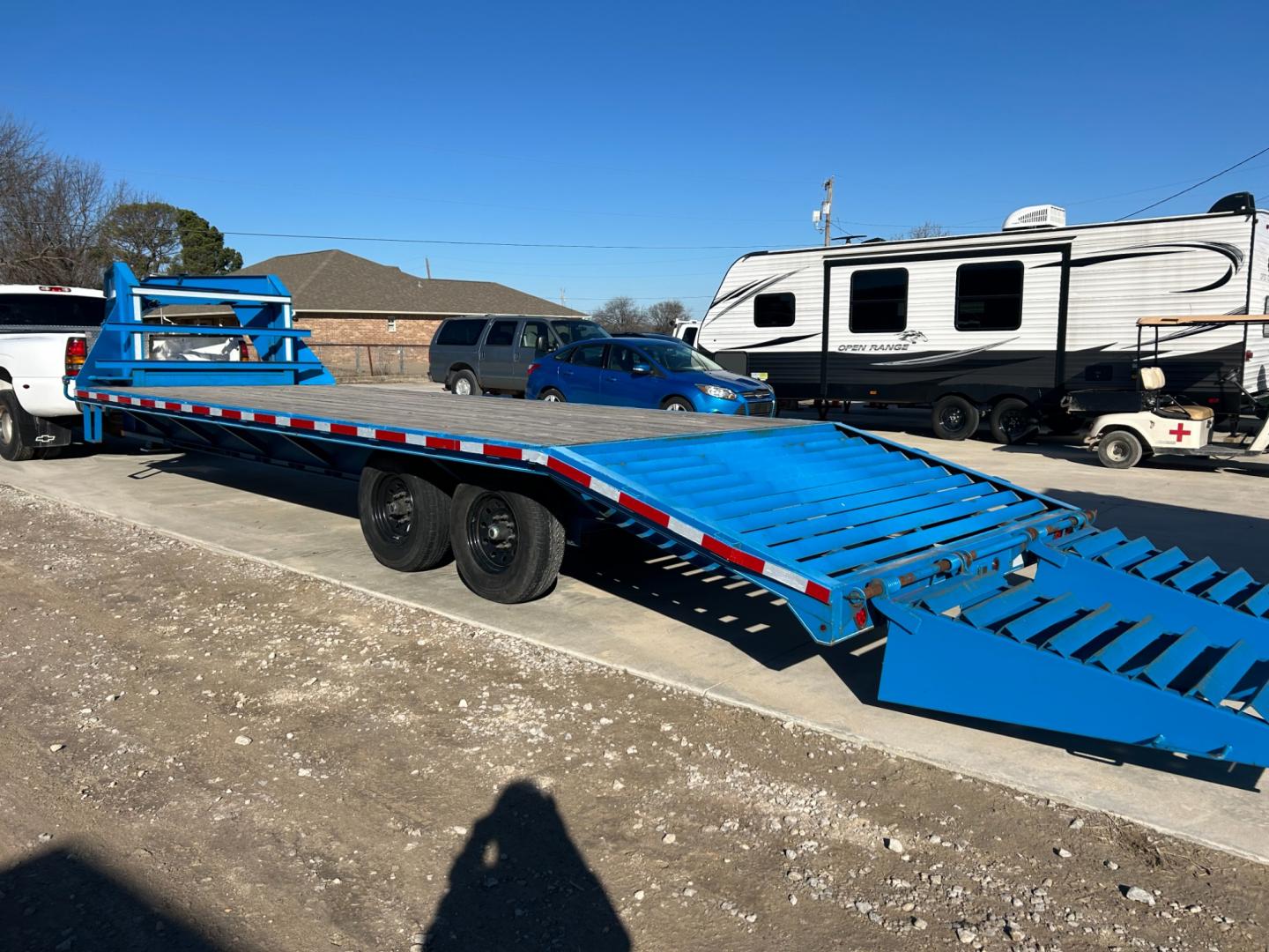 2021 BLUE J&C TRAILER GOOSENECK (7N7J3A224MC) , located at 17760 Hwy 62, Morris, OK, 74445, 35.609104, -95.877060 - Photo#2